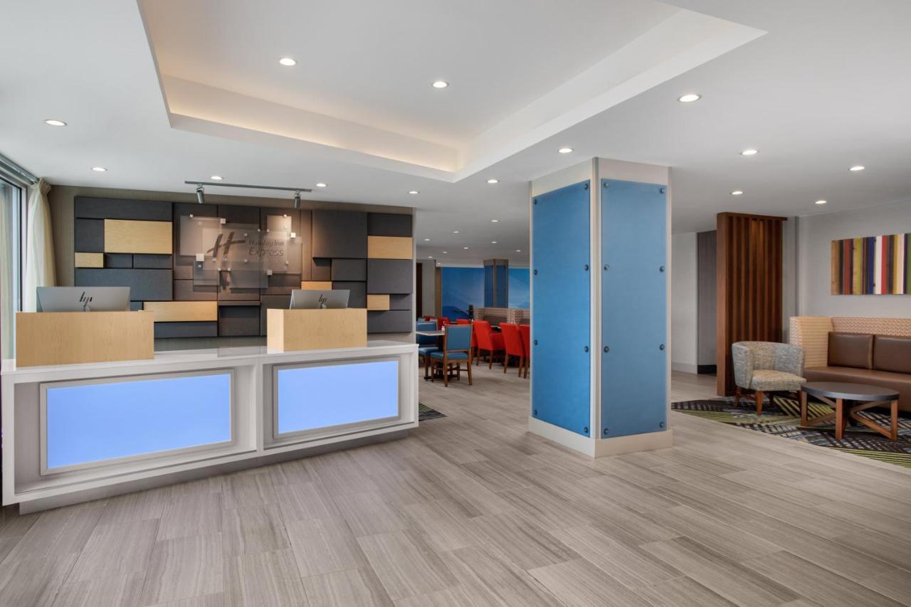 Holiday Inn Express & Suites Woodside Laguardia Airport New York Esterno foto