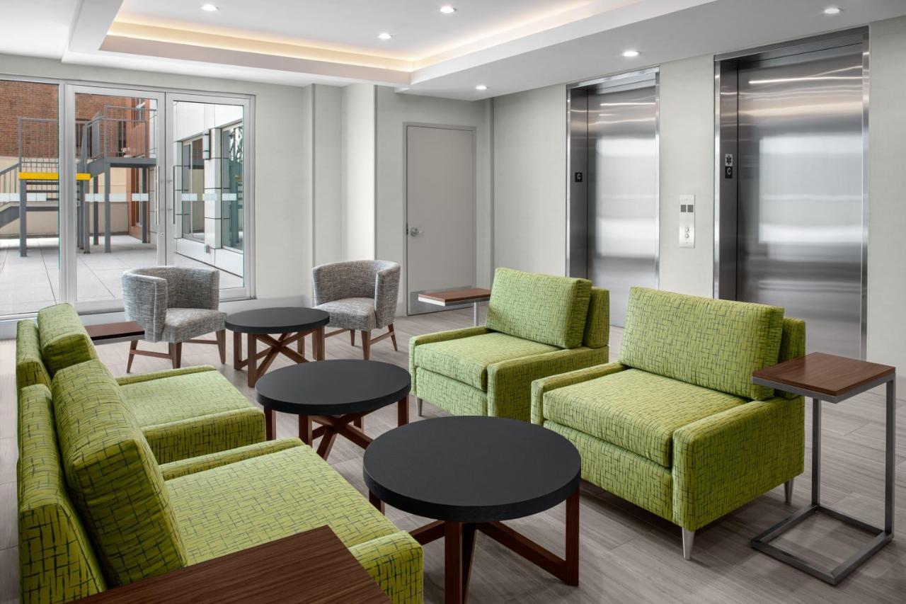Holiday Inn Express & Suites Woodside Laguardia Airport New York Esterno foto