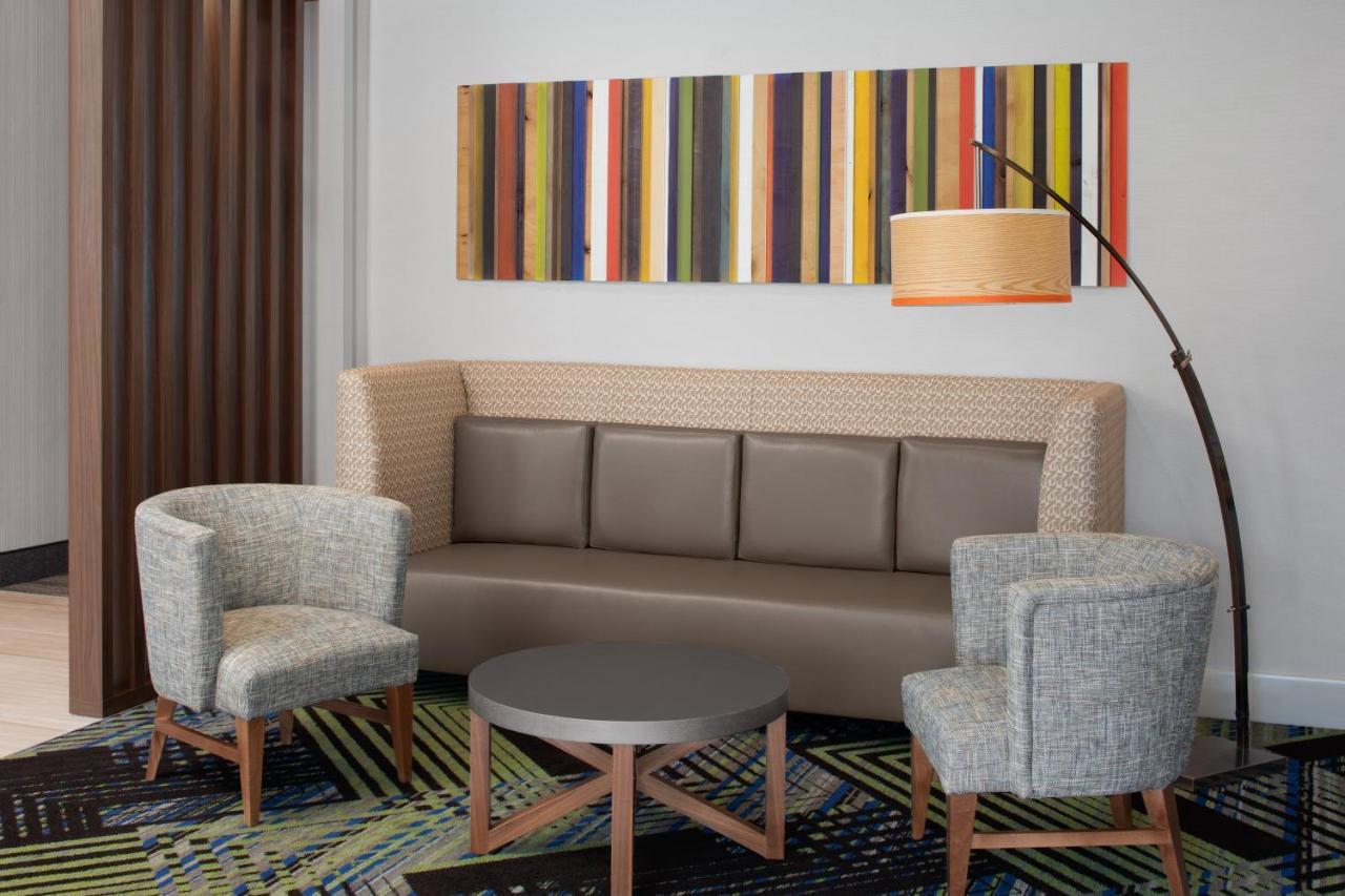 Holiday Inn Express & Suites Woodside Laguardia Airport New York Esterno foto