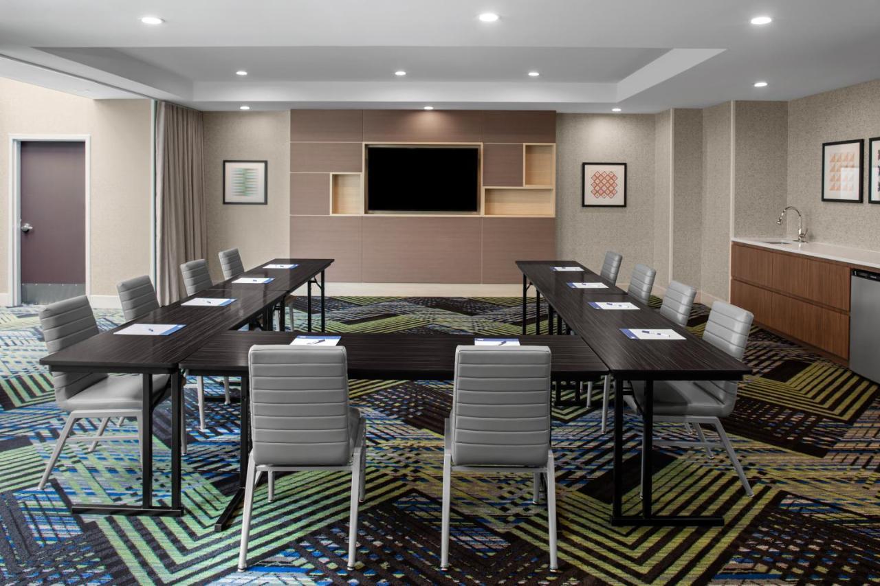Holiday Inn Express & Suites Woodside Laguardia Airport New York Esterno foto