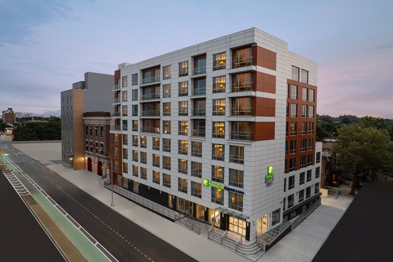 Holiday Inn Express & Suites Woodside Laguardia Airport New York Esterno foto