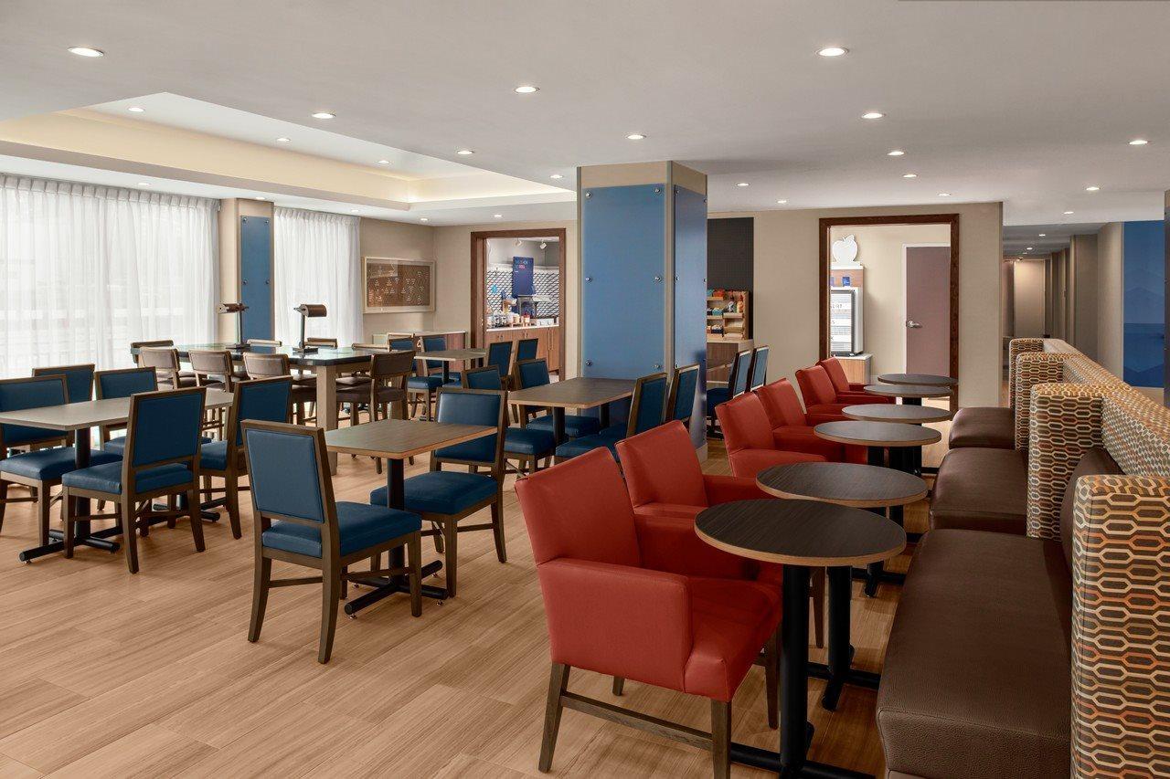 Holiday Inn Express & Suites Woodside Laguardia Airport New York Esterno foto